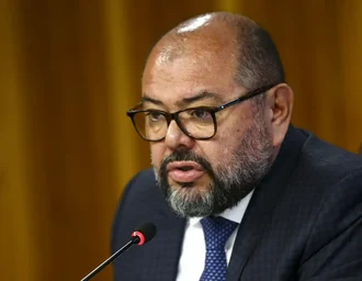 PF aponta ex-ministro de Bolsonaro como pilar institucional de desvios