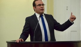 Deputado pede demissão de secretária de Esportes