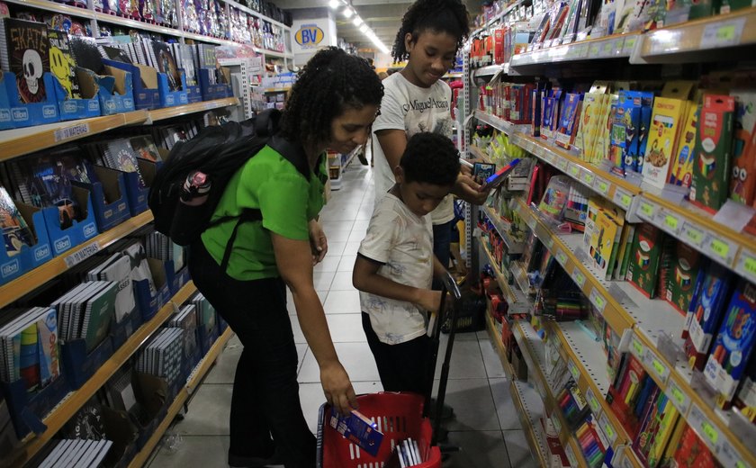 Procon Alagoas divulga pesquisa  de preços de materiais escolares