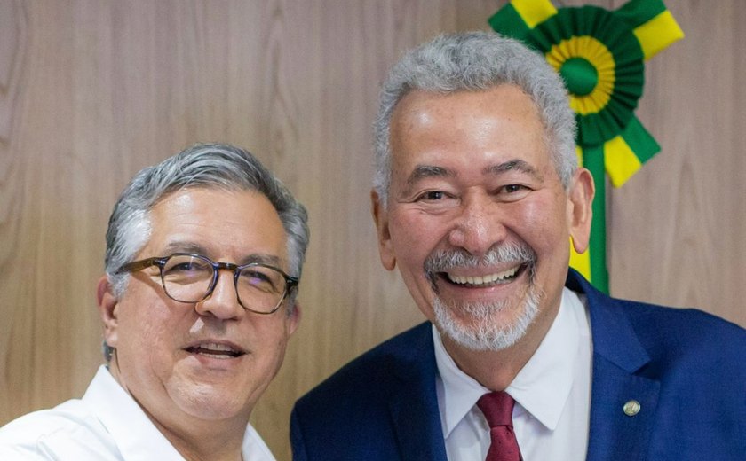 Deputado Paulão anuncia chegada de Unidades Odontológicas Móveis para Alagoas