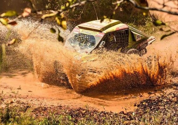Sertões chega ao fim e a cidade de Bonito é palco de comemoração para Polaris