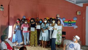 Danubia Barbosa reúne mulheres negras e filia-se ao PT