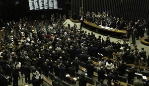 Câmara reinicia sessões na terça e pode votar denúncia contra Michel Temer