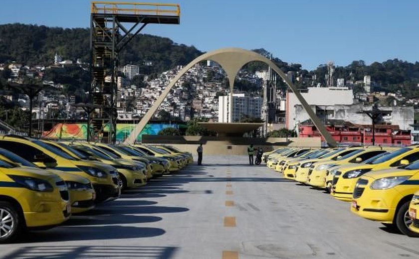 Taxistas pedem para ser recebidos pelo prefeito do Rio de Janeiro