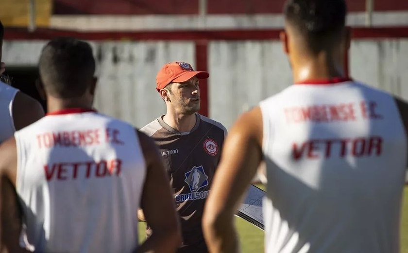 Presidente do Tombense confirma saída do técnico Bruno Pivetti, a caminho do CSA