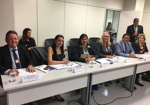 SMS avalia programa de glaucoma em reunião em Brasília