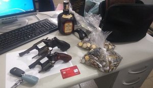 Dupla suspeita de assaltos morre em confronto com polícia