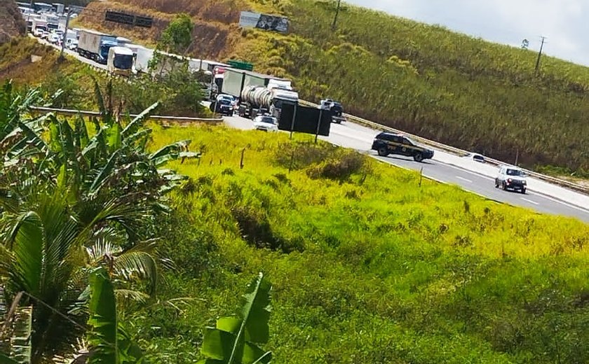 Indígenas Wassu-Cocal interditam rodovia em Joaquim Gomes; via foi liberada