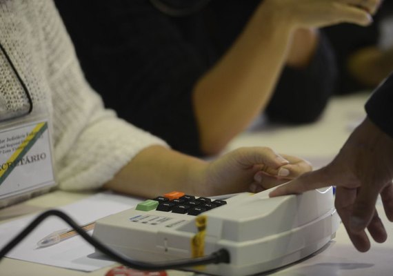 Número de deputados negros cresce quase 5%
