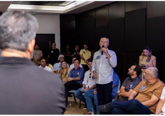 Quebrangulo marca presença durante encontro em Maceió articulado por Arthur Lira