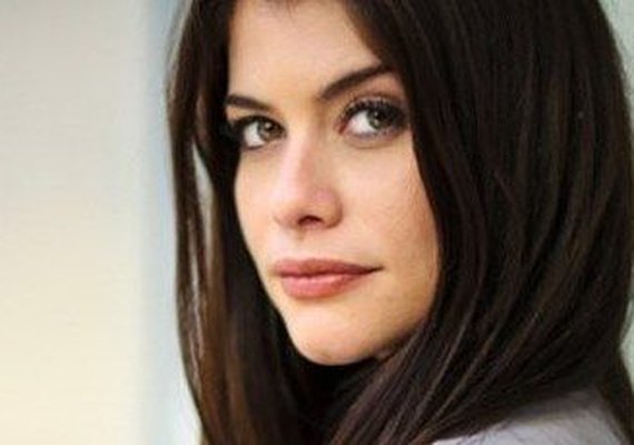 Alinne Moraes é escalada como vilã para próxima novela da Globo