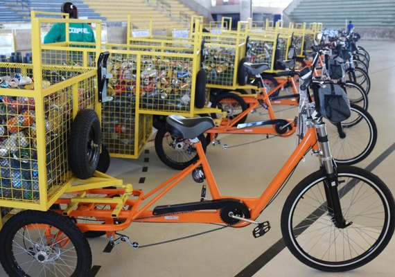 Sesi e Projeto Relix entregam Ciclolix a catadores de Alagoas