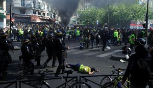 Mais de 100 pessoas são presas na França em protesto dos coletes amarelos