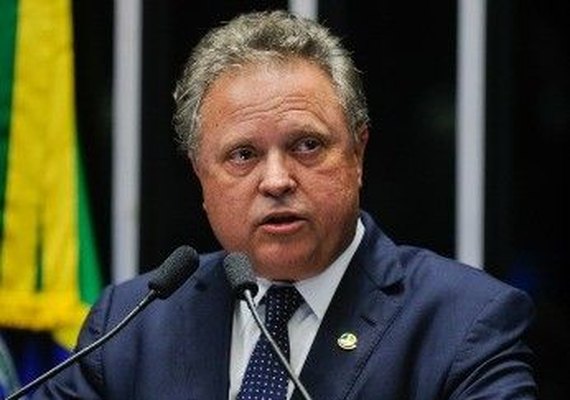 Justiça localiza R$ 403 mil na conta de ministro após ordem de bloqueio