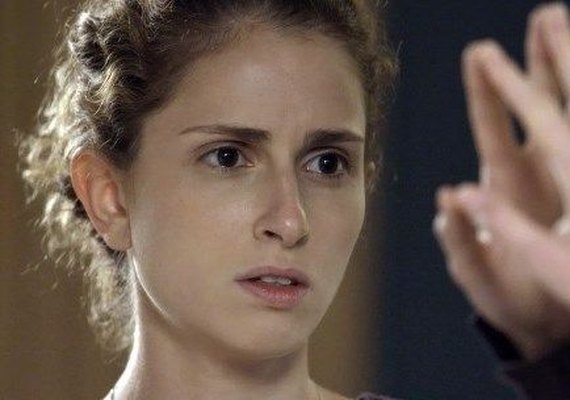 Globo monta esquema para esconder primeira foto de Ivana como homem