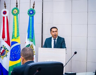 Após críticas de vereador de Aracaju, Câmara de Maceió discute necessidade de ordenamento na orla marítima