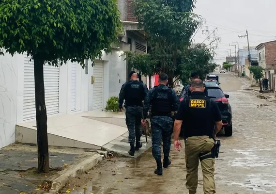 Pai e filha estão entre presos na Operação Babet, que investiga fraude em concurso da Guarda de Rio Largo