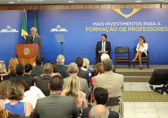 MEC vai investir R$ 1 bilhão em programas de formação de professores