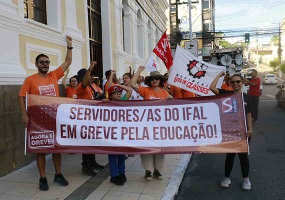 Trabalhadores da Ufal e do Ifal decidem manter greve