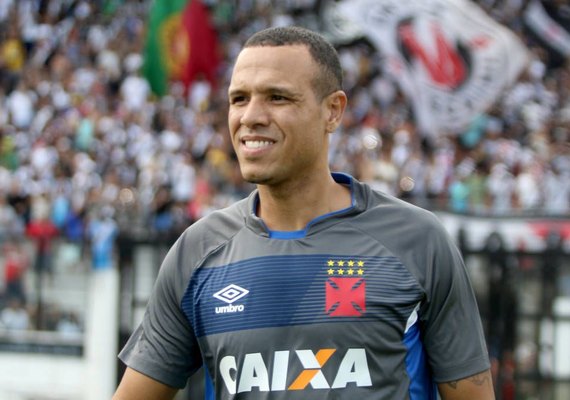 Luis Fabiano critica chineses e diz que eles só estão dispostos a gastar
