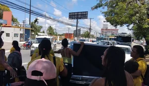 Mães de crianças com microcefalia protestam na Fernandes Lima por assistência adequada