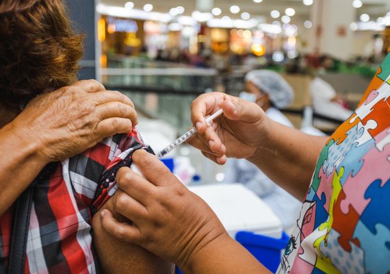 Saúde emite alerta epidemiológico sobre Covid-19 para o verão de 2025