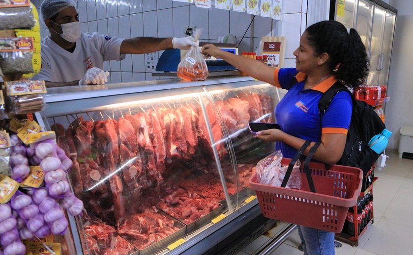 Preço da carne em alta muda hábitos de consumo do alagoano