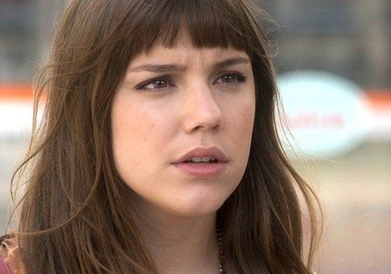 'A Lei do Amor': Isabela desaparece no mar e Tiago é acusado de assassinato