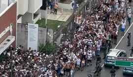 Confronto entre torcidas no Recife deixa feridos e destruição nas ruas