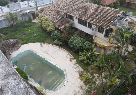 Piscina abandonada é foco do Aedes aegypti na Serraria