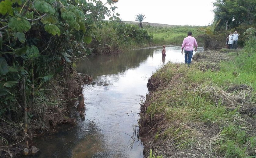 Limpeza no Rio da Estiva melhora no abastecimento de água de Marechal
