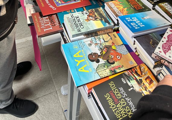 Prática da leitura depende do acesso da população a um acervo de livros diversificado