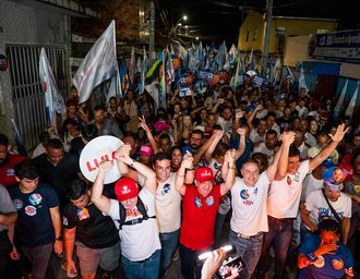 Renan Filho reúne mais de 5 mil pessoas em caminhada na Grota do Cigano, no Jacintinho