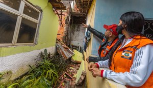 Cinco casas na Grota do Ouro Preto são desocupadas por risco de desabamento