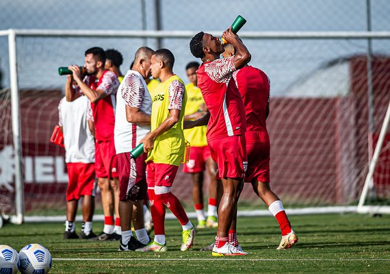 CRB embarca rumo ao Mato Grosso para estreia na Copa do Brasil