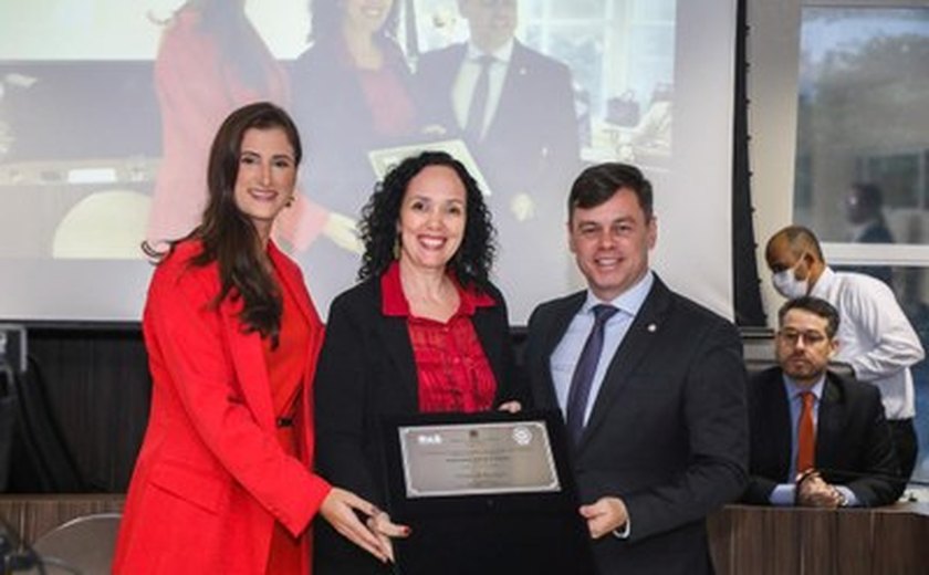 Faculdade de Direito da Ufal recebe Prêmio OAB Recomenda nacional