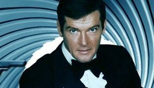 Morre Roger Moore, James Bond de 007, aos 89 anos