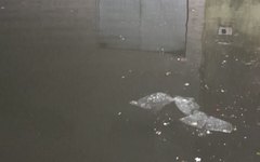 Inundação causa transtornos a moradores do bairro do Prado