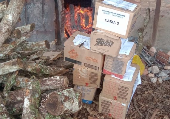 PC incinera mais de 150 quilos de drogas apreendidas em ações policiais em Arapiraca