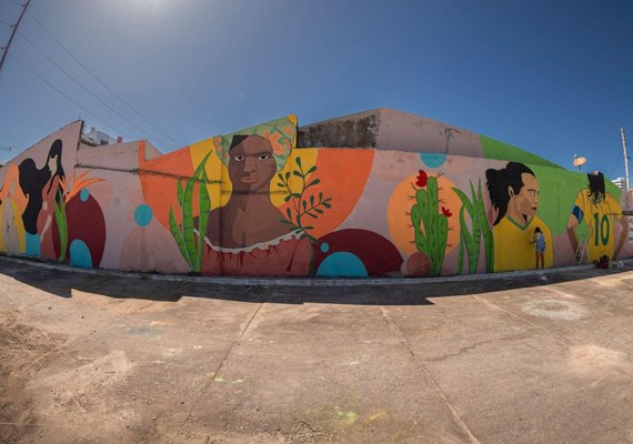 Mural no Parque da Mulher, na Jatiúca, homenageia Marta, a Rainha do Futebol