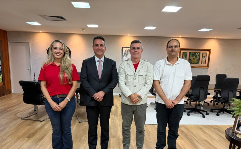 Paulo Dantas recebe Deputado Ronaldo Medeiros e trabalhadores da CASAL e avançam no diálogo
