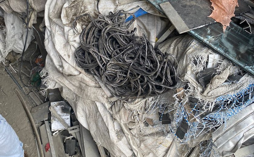 Dono de ferro-velho é preso em flagrante por receptação de fiação elétrica na Serraria