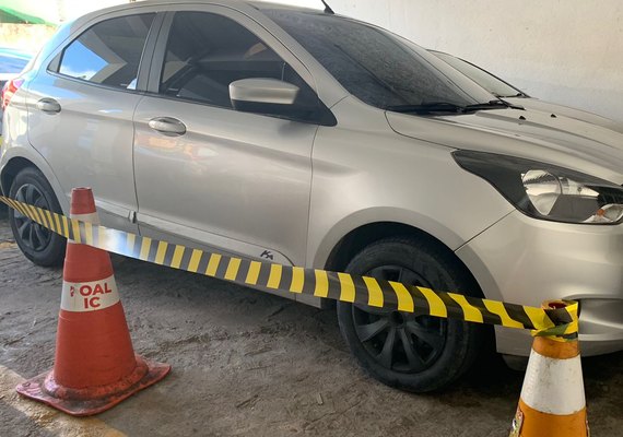 Perícia em carro de motorista baleada deve identificar vestígios de criminosos