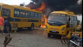 Incêndio destrói ônibus escolares em Boca da Mata