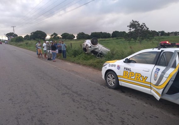 Capotamento e colisão deixam feridos em acidentes distintos em Arapiraca