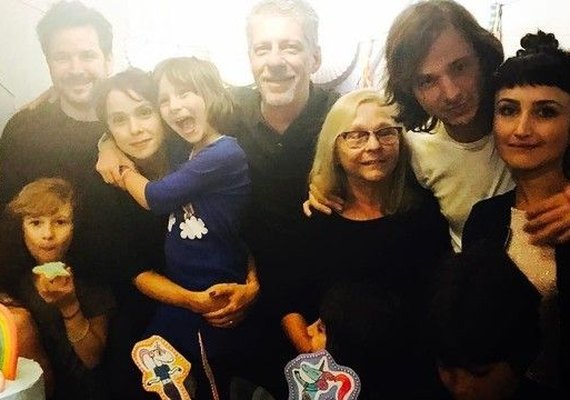 Debora Falabella celebra aniversário da filha comMurilo Benício e ex-marido