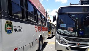 Ônibus param durante protesto de ex-rodoviários no Centro de Maceió
