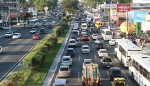 Trânsito vai determinar velocidade de novos semáforos instalados