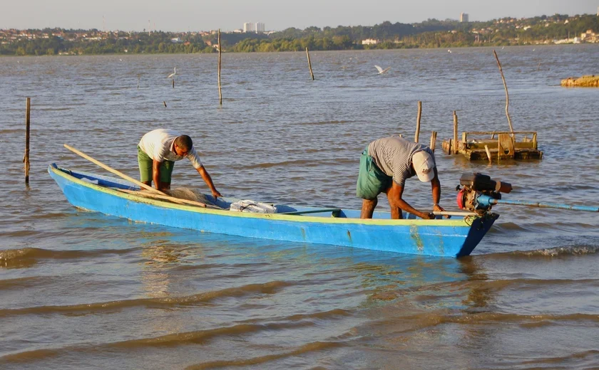 Sem o auxílio da Braskem, pescadores pedem socorro