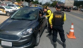 Operação da SMTT fiscaliza veículos irregulares na capital alagoana